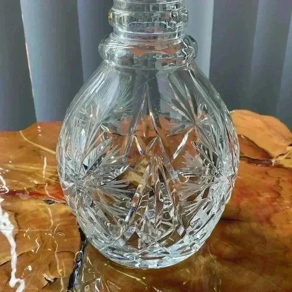 Vintage Cut Crystal  Decanter with stopper - Picture 13 of 16